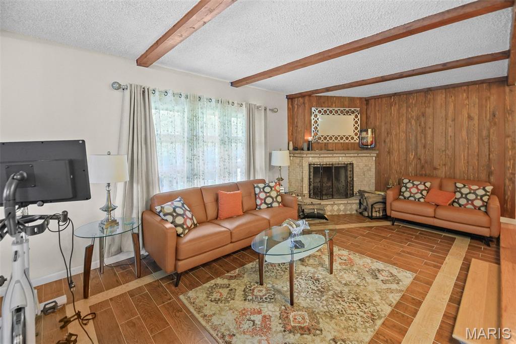 133 Country Club Property Photo 8