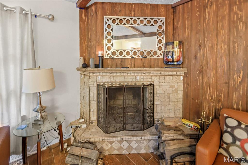 133 Country Club Property Photo 9