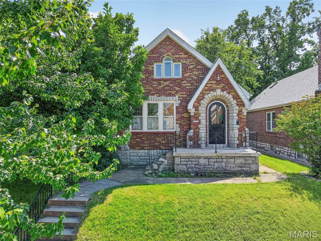 6644 Winona Avenue Property Photo 1