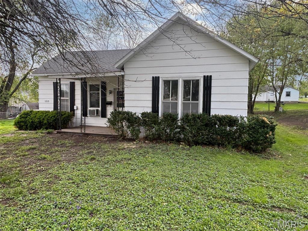 1213 N Elson Street Property Photo 1