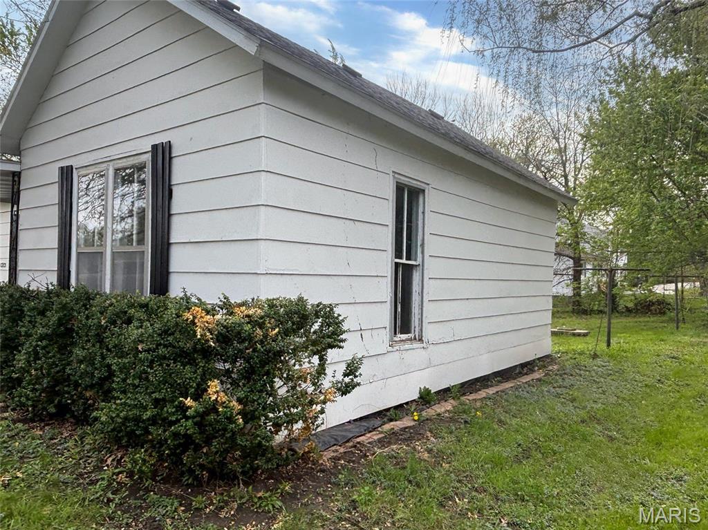 1213 N Elson Street Property Photo 2