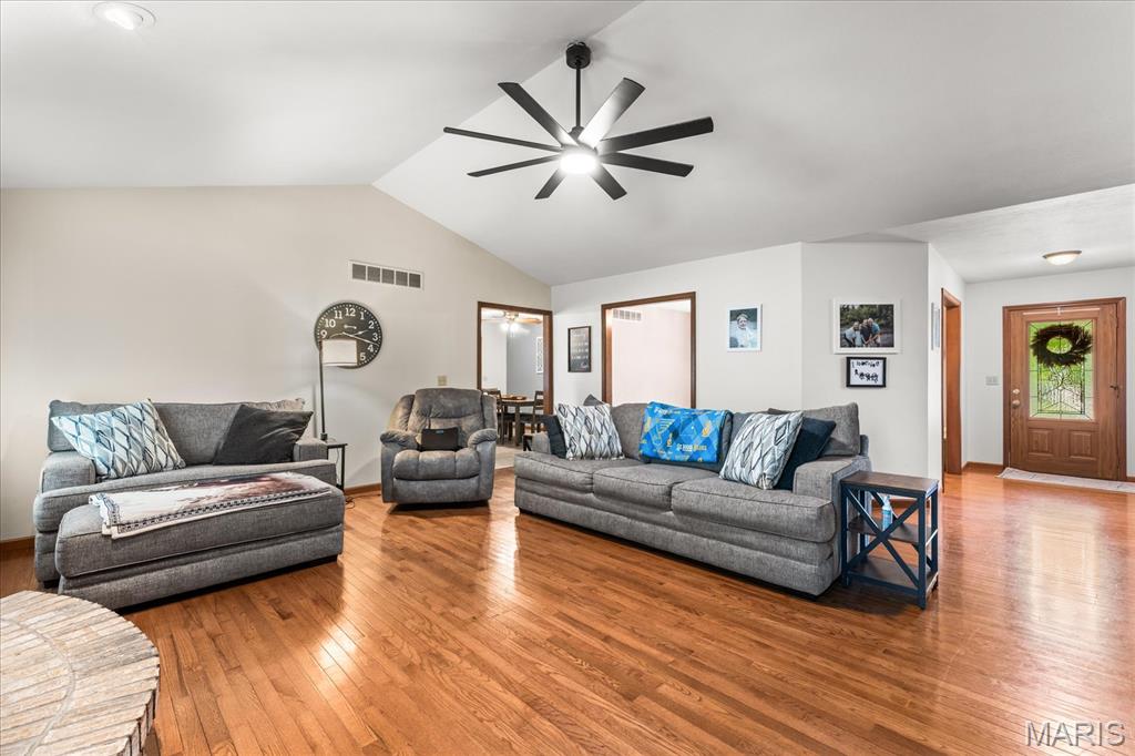710 Mary Ann Court Property Photo 4