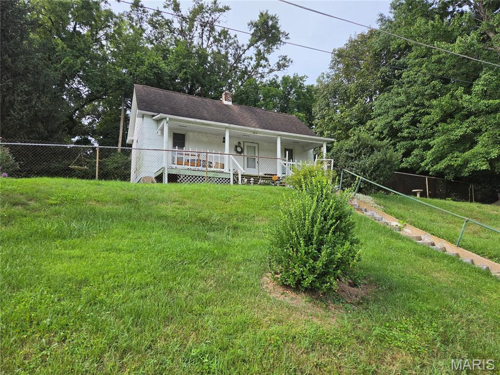 304 Railroad Street Property Photo 1