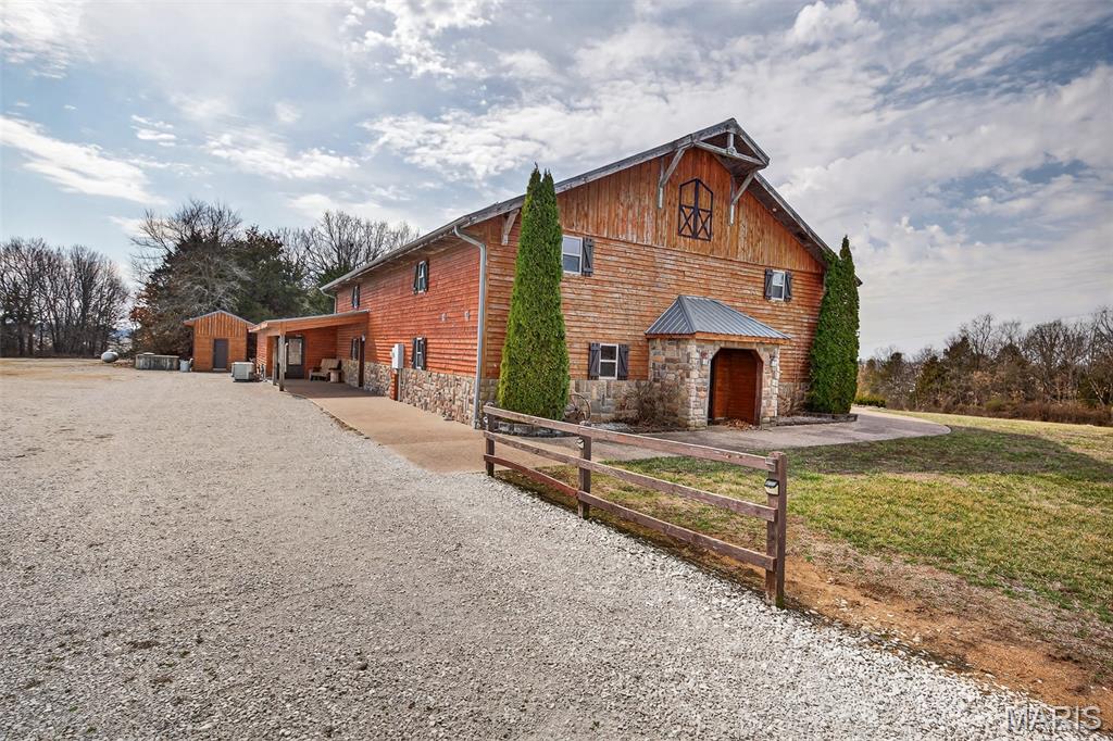 38 Rainbow Road Property Photo 3