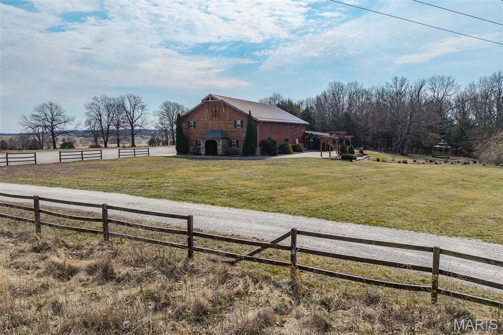 38 Rainbow Road Property Photo 4