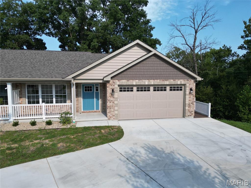 302 Anthony Circle