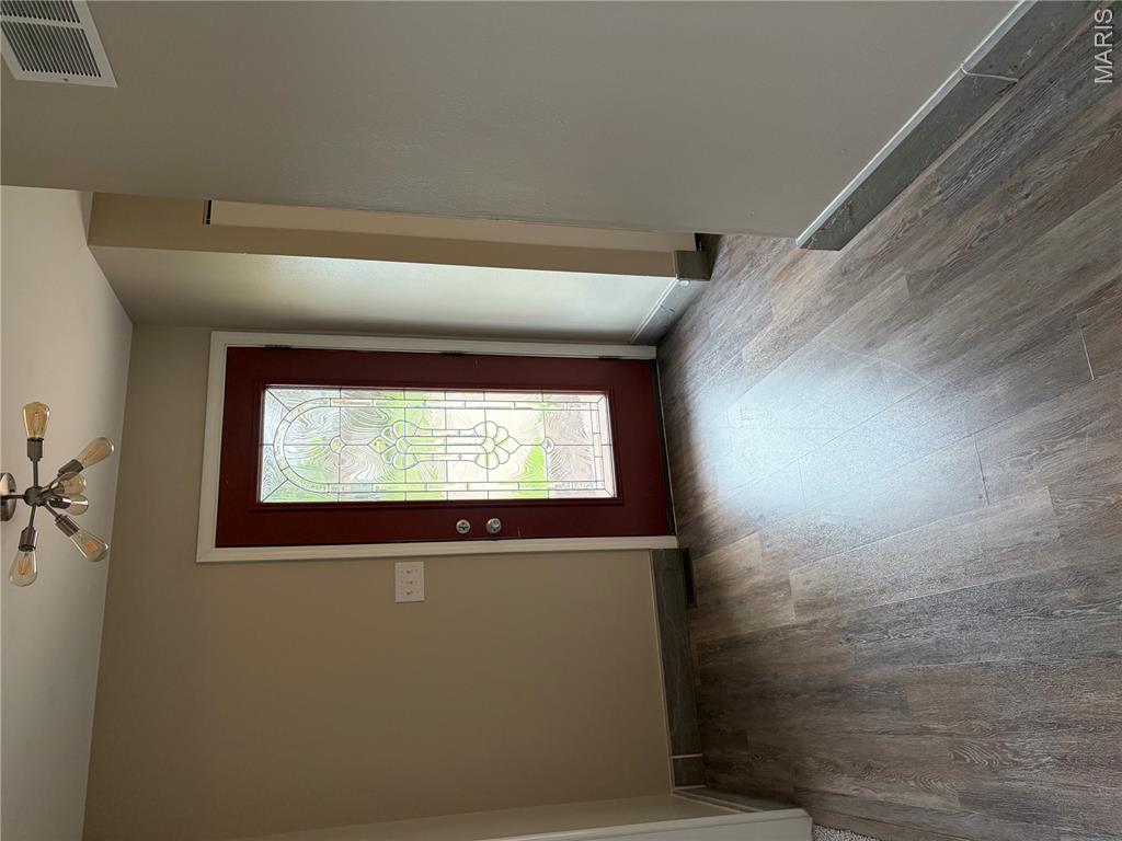 1002 Sara Jane Lane Property Photo 4