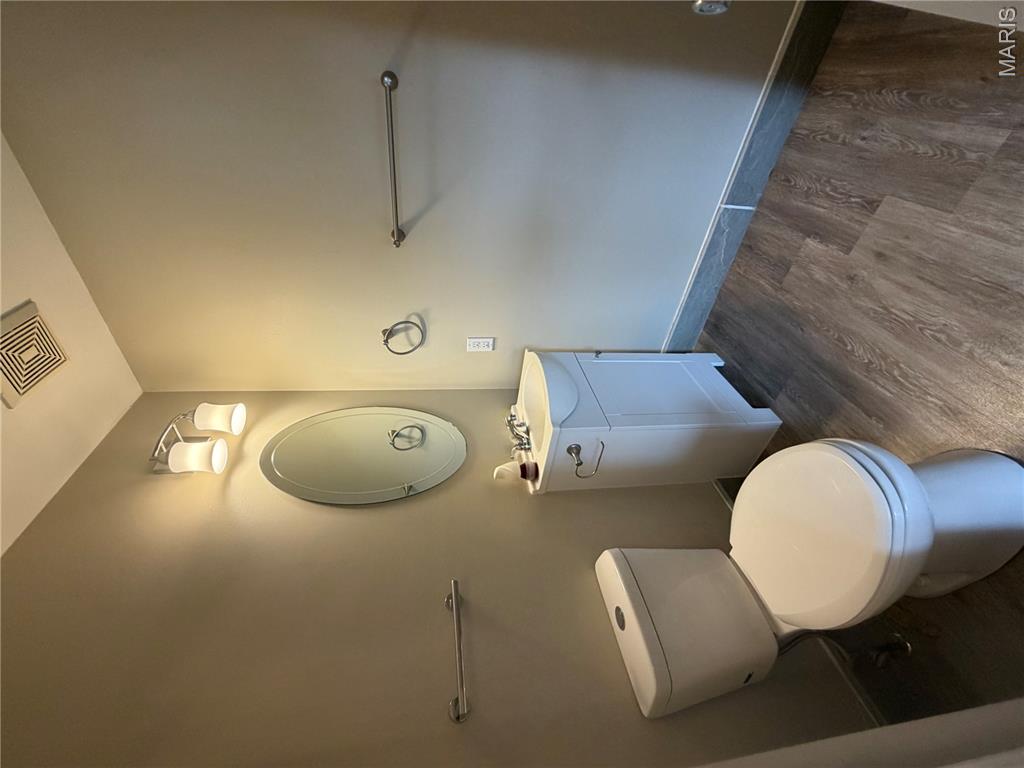 1002 Sara Jane Lane Property Photo 16