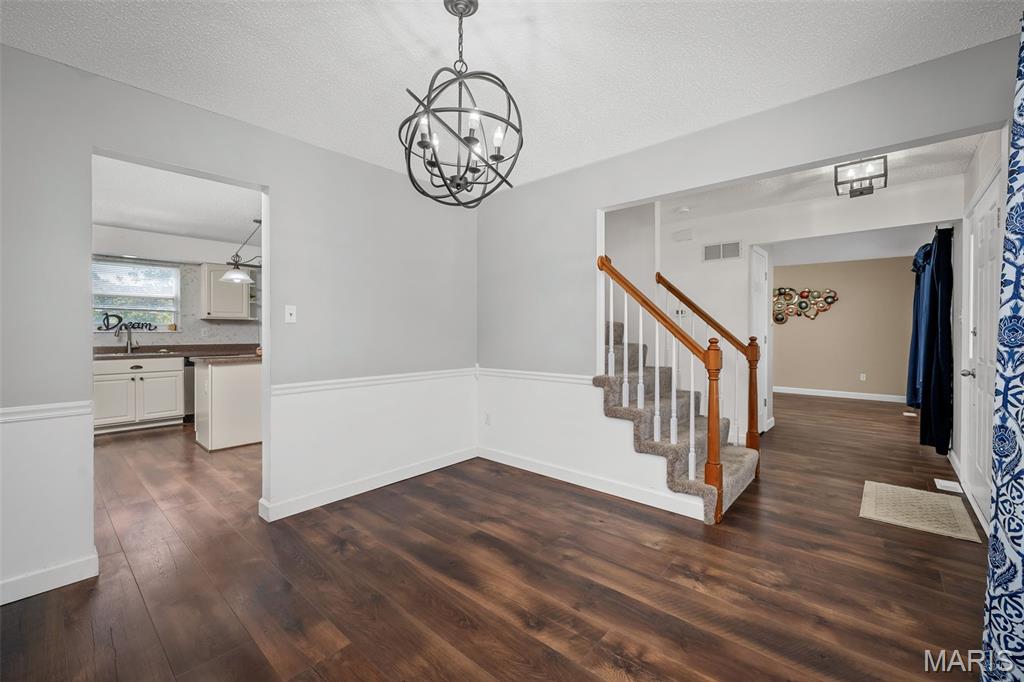120 Bromley Court Property Photo 15
