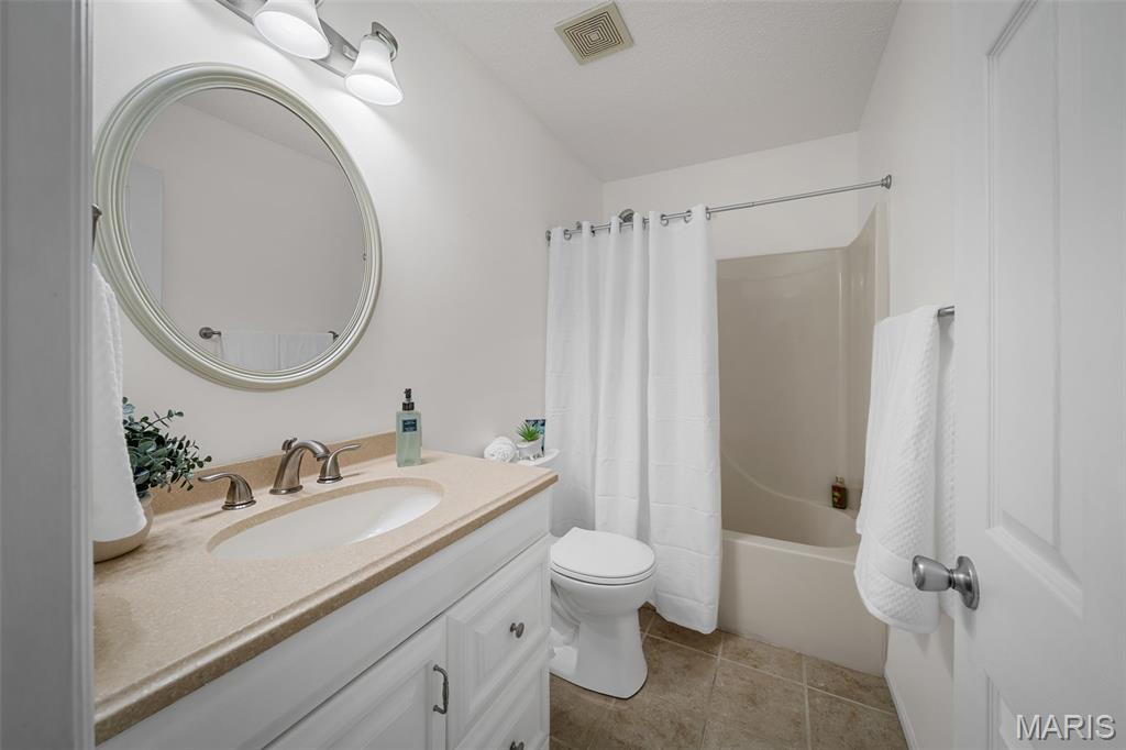 120 Bromley Court Property Photo 25