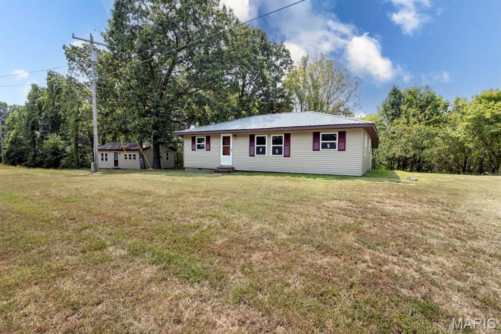 21065 Highway Y Property Photo 1