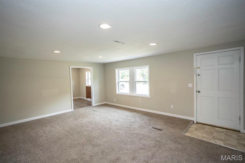 21065 Highway Y Property Photo 4