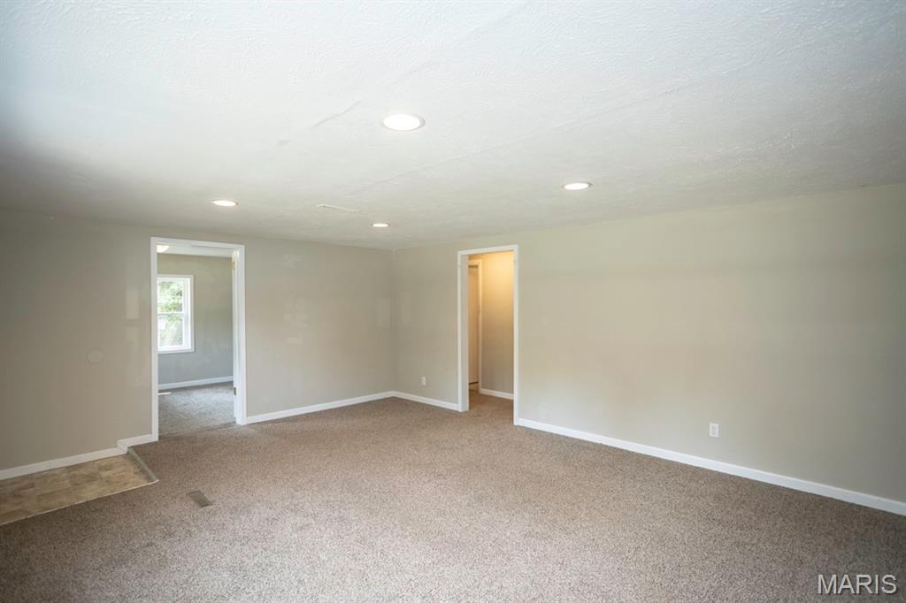 21065 Highway Y Property Photo 6
