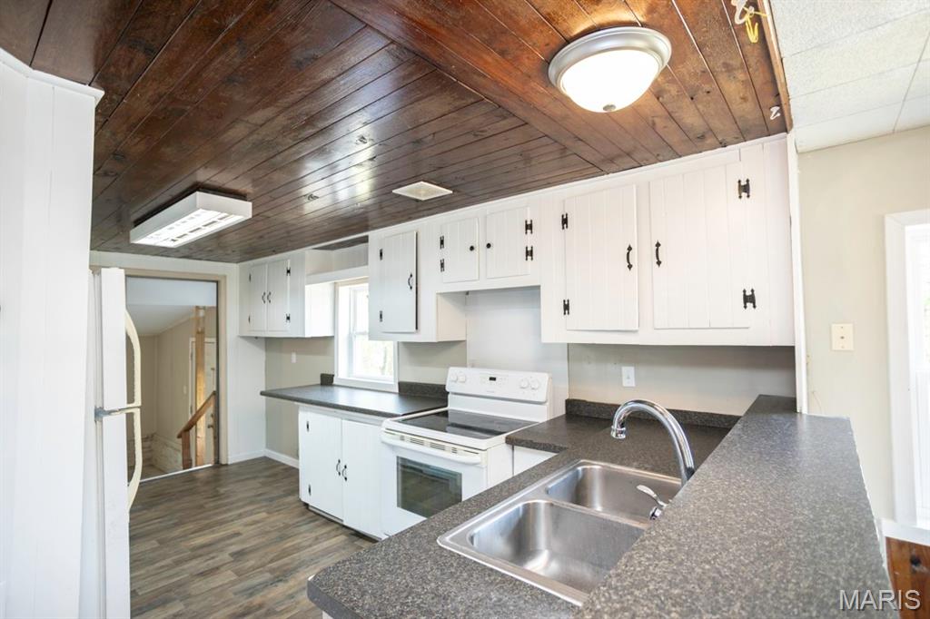 21065 Highway Y Property Photo 11