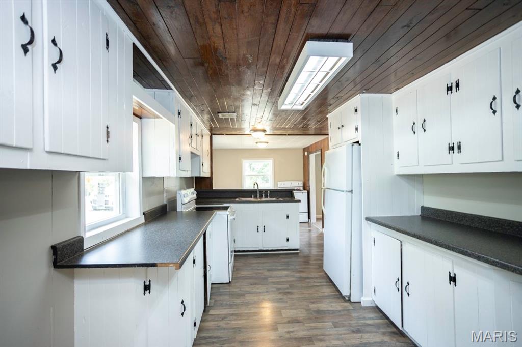 21065 Highway Y Property Photo 13