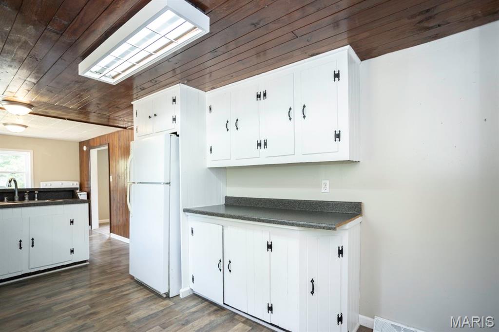 21065 Highway Y Property Photo 14