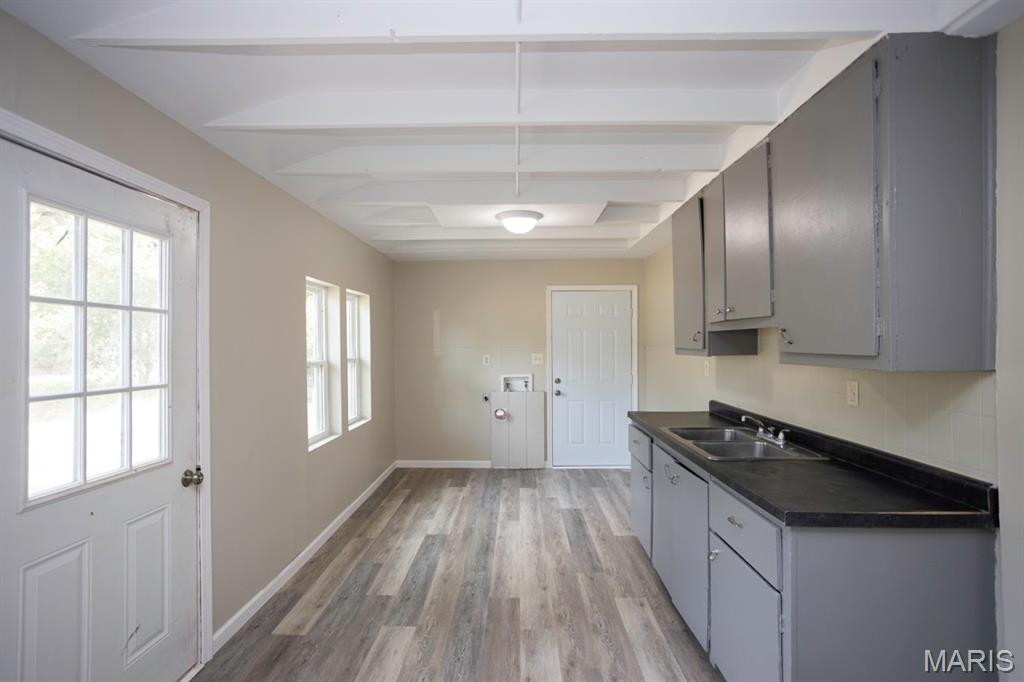 21065 Highway Y Property Photo 32