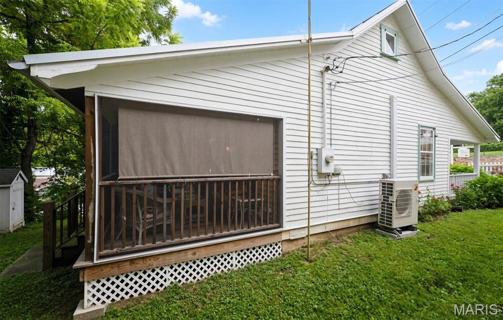 215 Jackson Street Property Photo 9