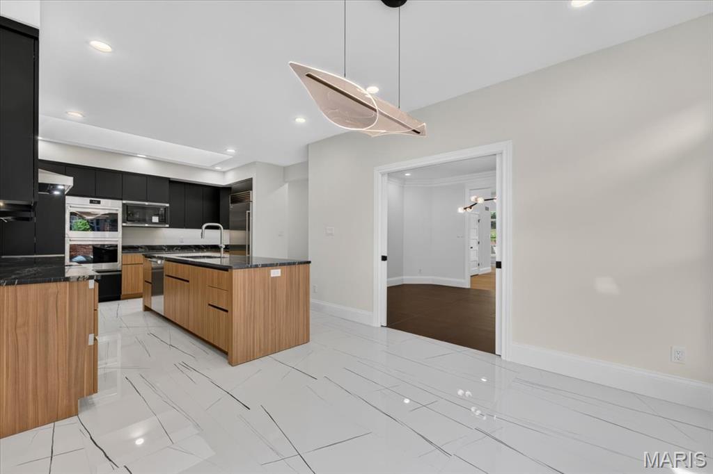 2217 Croydon Walk Property Photo 12