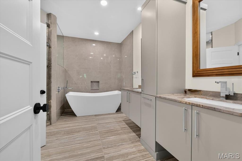 2217 Croydon Walk Property Photo 16