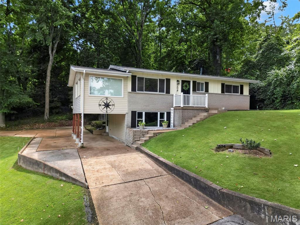 204 Appletree Court Property Photo 1