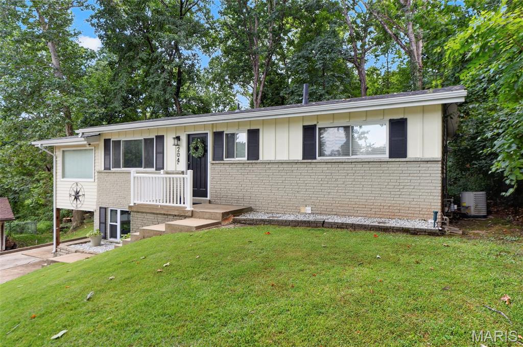204 Appletree Court Property Photo 2