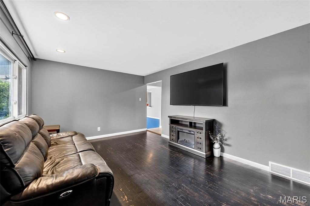 204 Appletree Court Property Photo 7