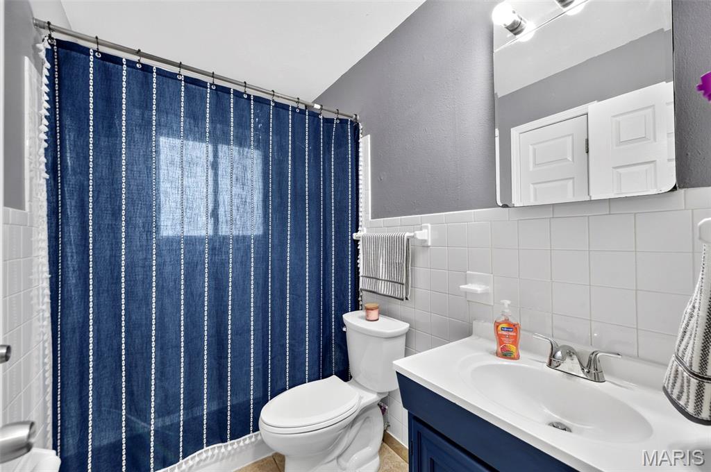 204 Appletree Court Property Photo 16