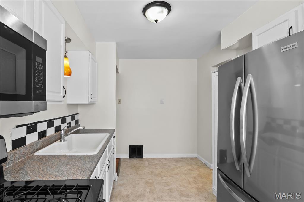 3241 Lynros Drive Property Photo 10