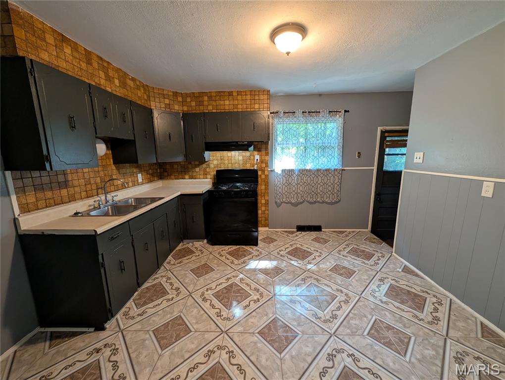 10504 Baron Drive Property Photo 3