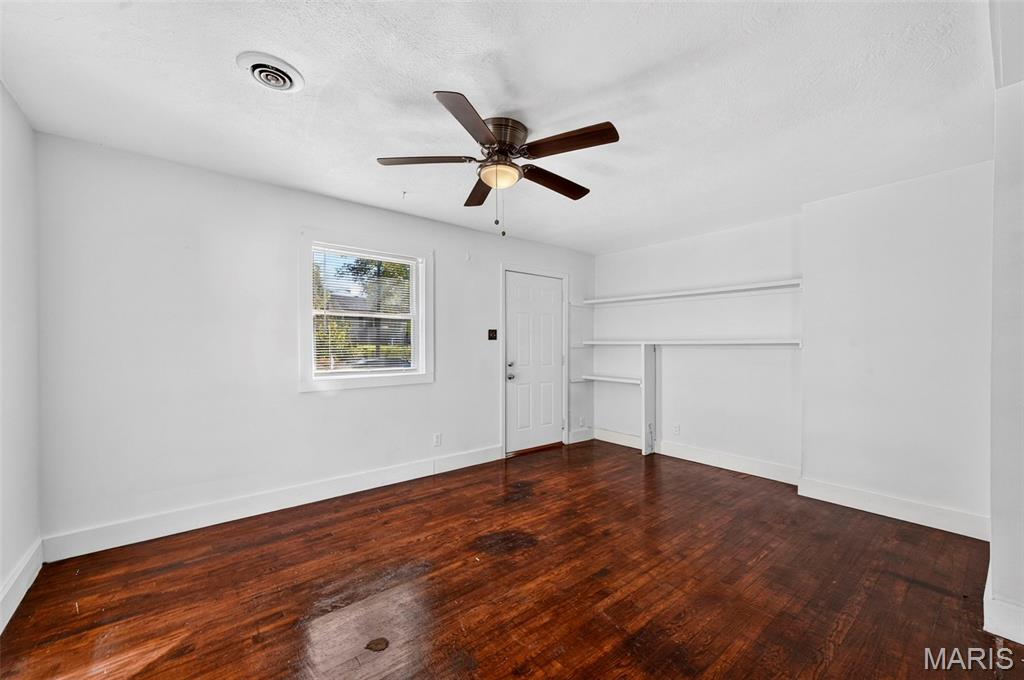 729 Beardsley Court Property Photo 2