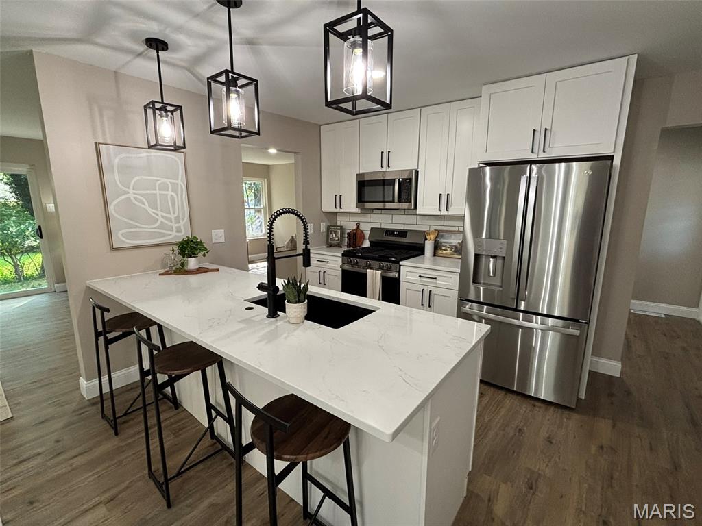 754 Carman Woods Drive Property Photo 8