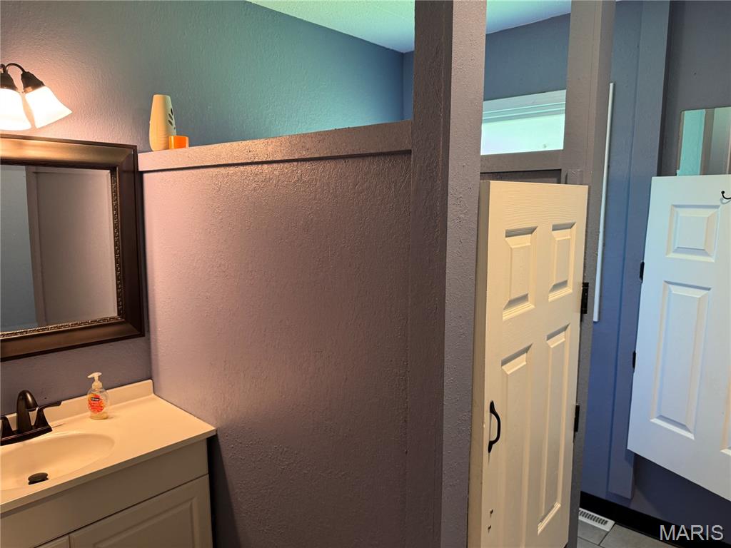 49 Circle Way Property Photo 10