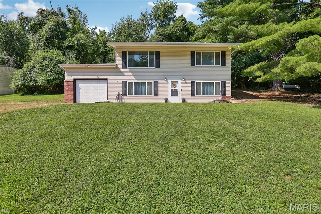 2101 Linnus Drive Property Photo 1