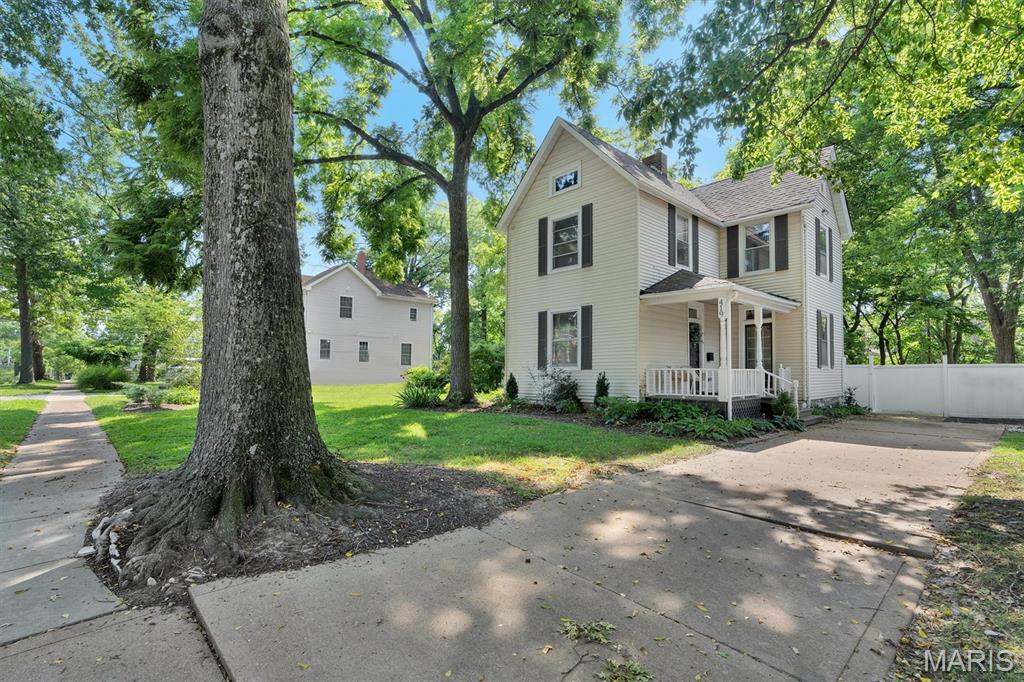 419 S Van Buren Avenue Property Photo 1