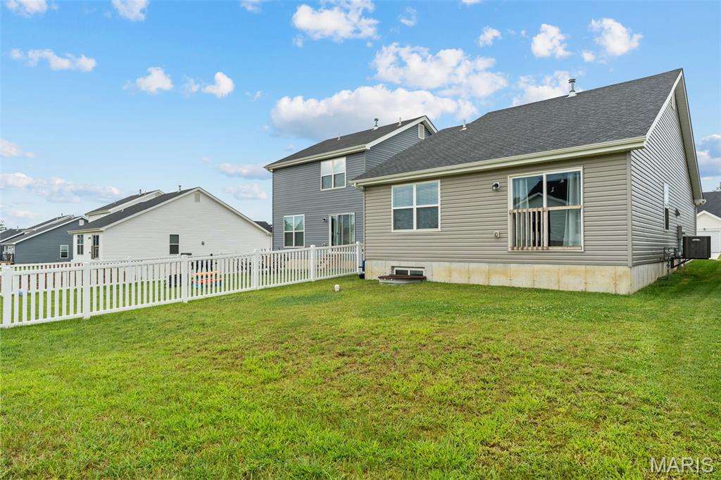 1061 Vardon Meadows Drive Property Photo 23