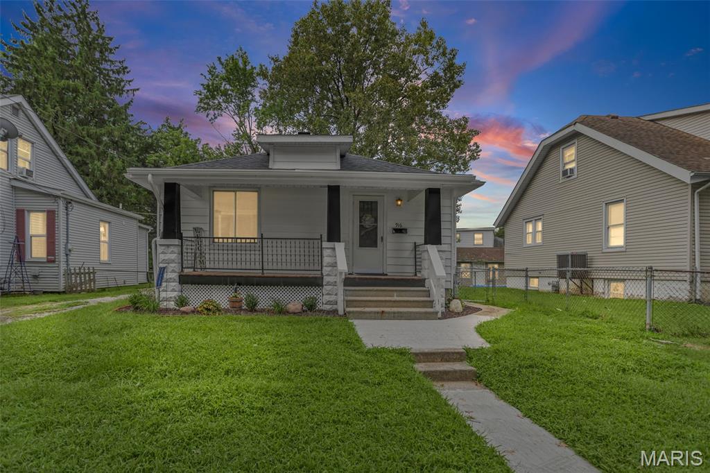 916 W Monroe Street Property Photo 3