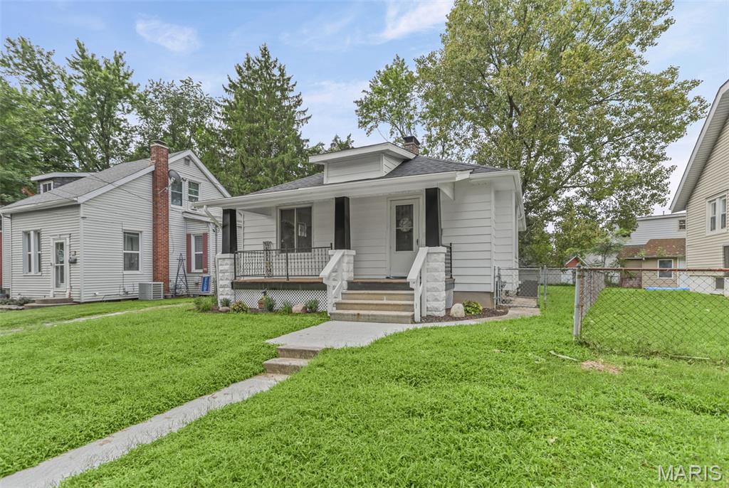 916 W Monroe Street Property Photo 4