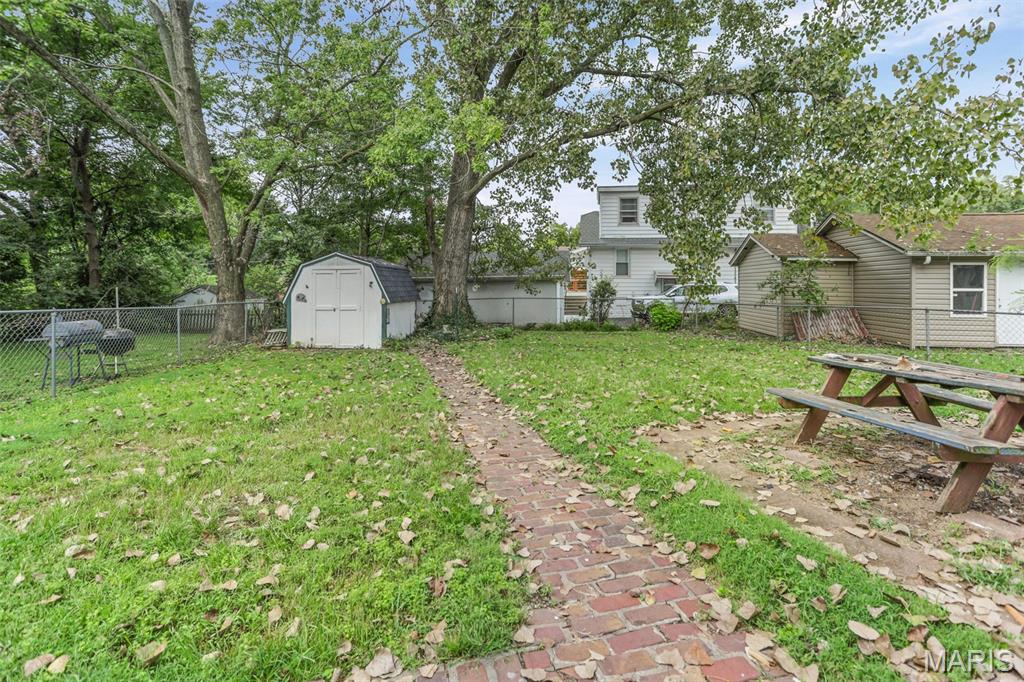 916 W Monroe Street Property Photo 21