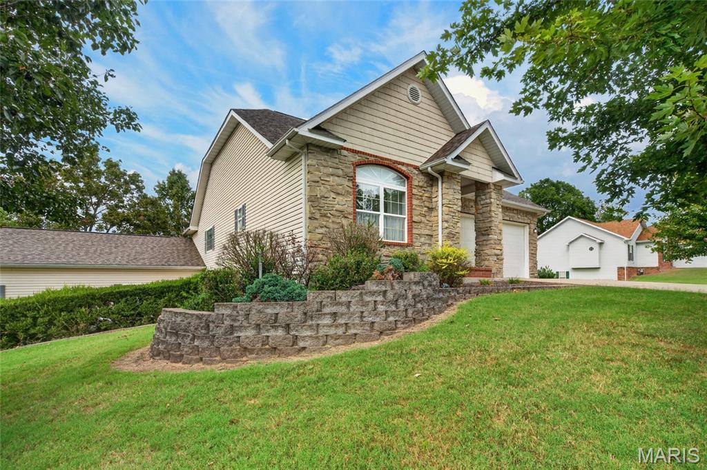 1635 Yale Avenue Property Photo 3