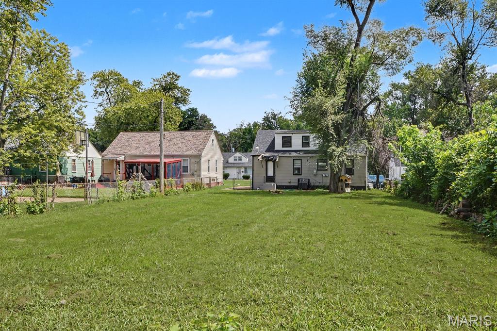 6829 Berkridge Court Property Photo 3