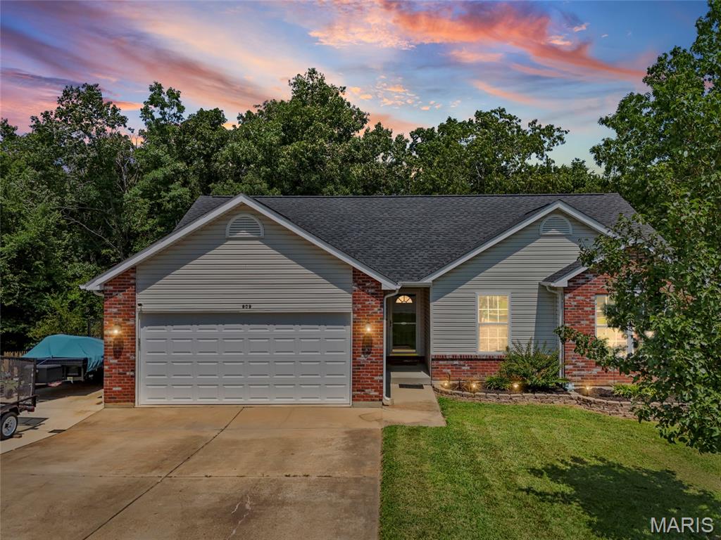809 N Orchard Drive Property Photo 1