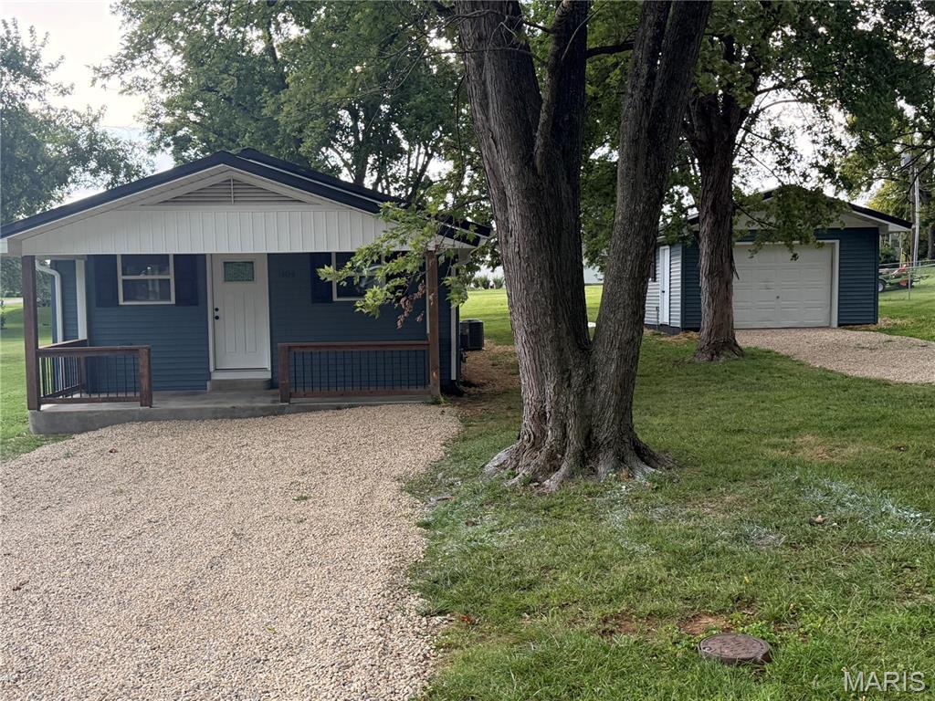 1404 E Ridge Road Property Photo 1