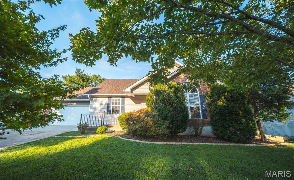 821 Cambridge Drive Property Photo 3