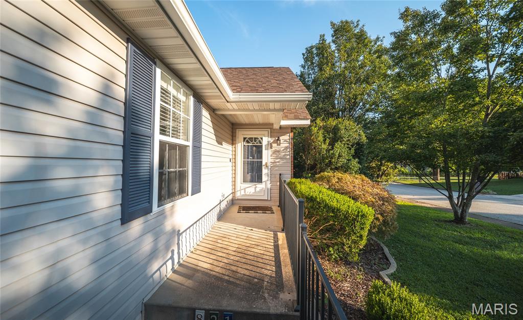 821 Cambridge Drive Property Photo 6