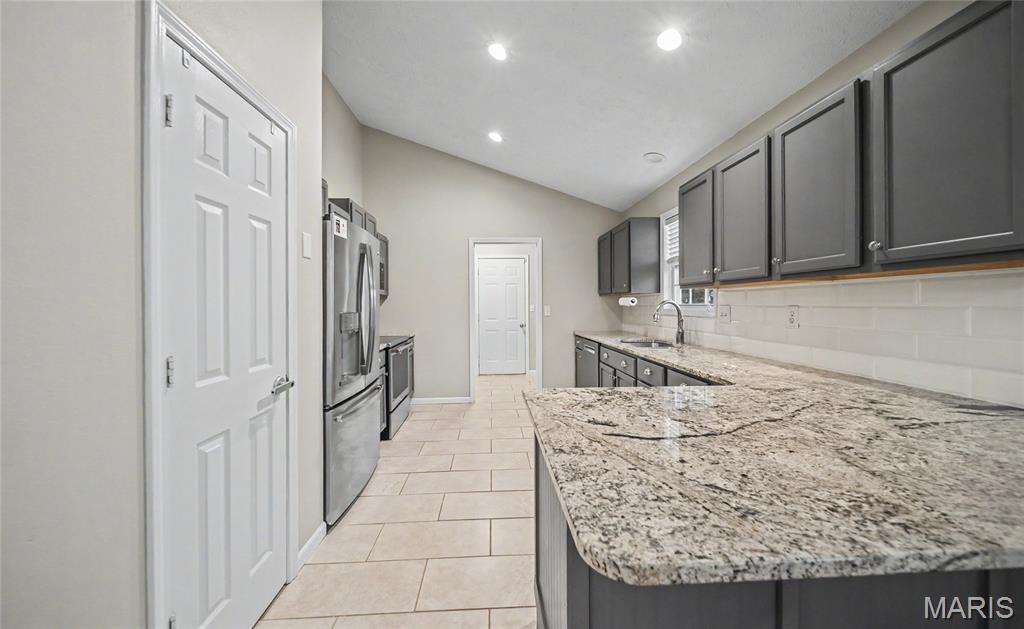 821 Cambridge Drive Property Photo 11