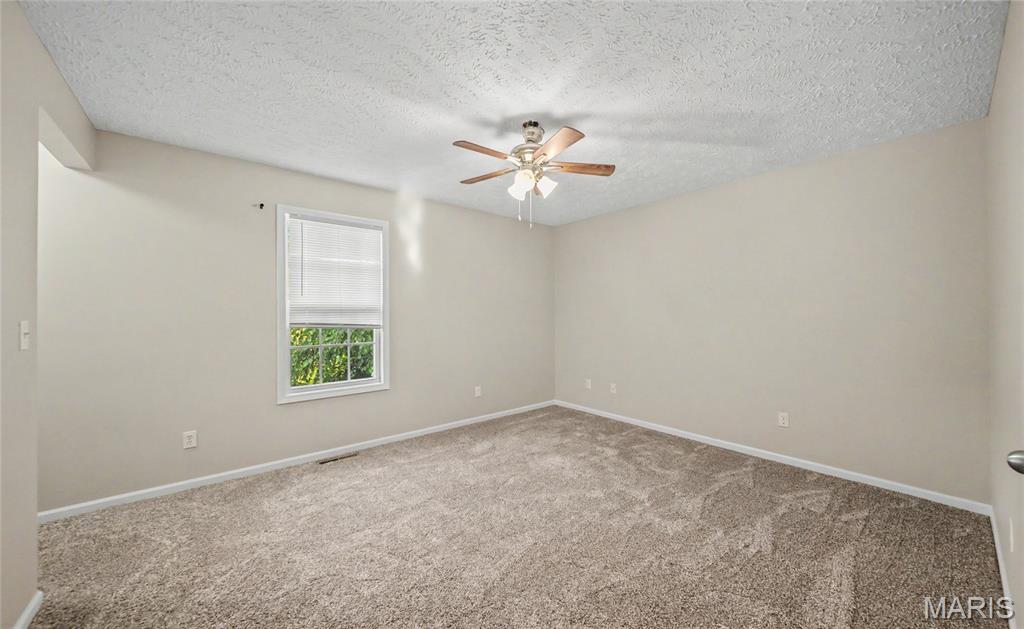 821 Cambridge Drive Property Photo 20