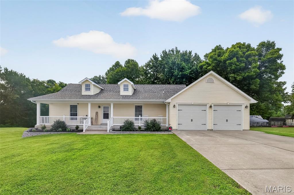 306 Waggoner Boulevard Property Photo 1