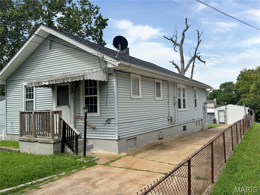 9705 Perrin Avenue Property Photo 2