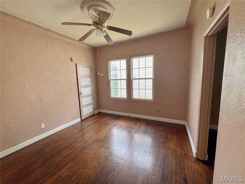 9705 Perrin Avenue Property Photo 9